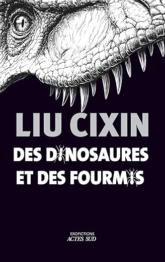 Couverture de Des dinosaures et des fourmis. On y voit une tête de dinosaure en gros plan, mâchoire béante. Le bas de la mâchoire est invisible. L'image est en noir et blanc.